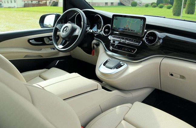 Mercedes-Benz Klasa V cena 435000 przebieg: 25000, rok produkcji 2022 z Dąbrowa Białostocka małe 301